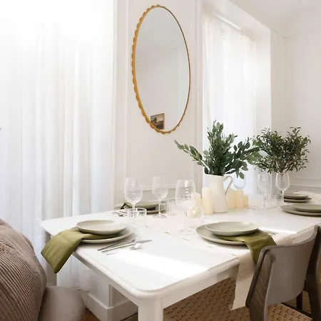 Golden Triangle 3br Haussmann Champs-elysees 巴黎