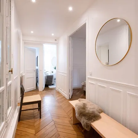 Lägenhet Golden Triangle 3br Haussmann Champs-elysees *
