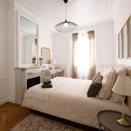 公寓 Golden Triangle 3br Haussmann Champs-elysees *