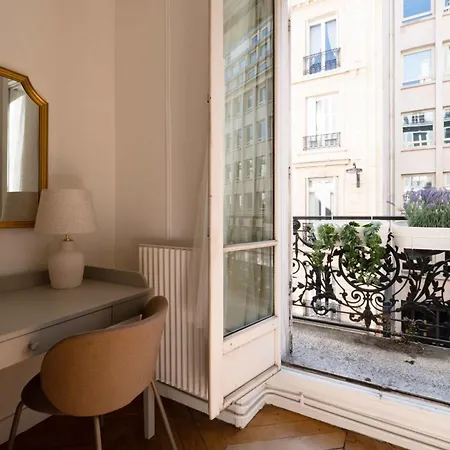Golden Triangle 3br Haussmann Champs-elysees *